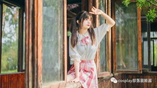 女生发请你吃瓜,女生盛情邀请，共赴美食之旅