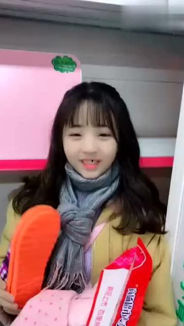 表妹和表哥吃瓜,一场舌尖上的欢乐盛宴