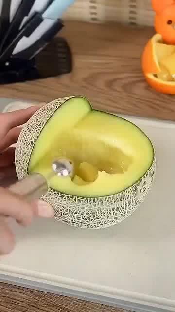 招客人吃哈密瓜的图片,哈密瓜香飘满园